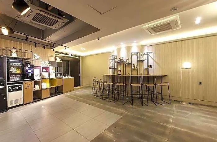 Brown-dot Hadan Busan