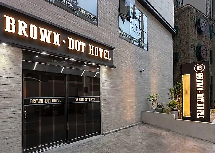 Hotel Brown-dot Hadan 2*