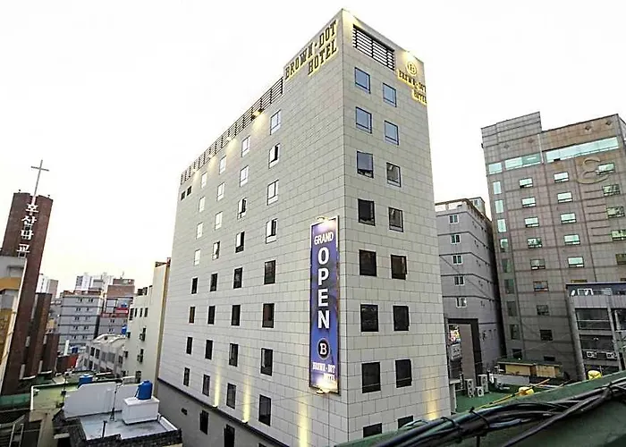 Brown-dot Hadan Hotel 2*