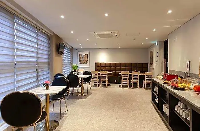 Hotel Brown-dot Hadan 2*