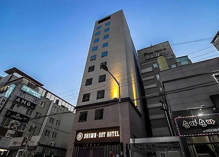 Hotel Brown-dot Hadan 2*