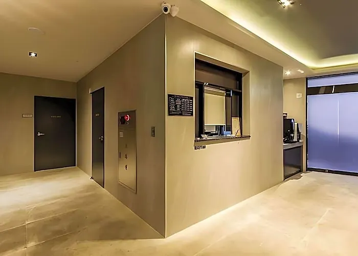 Brown-dot Hadan Hotel