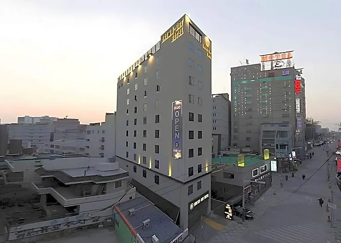 Brown-dot Hadan Hotel