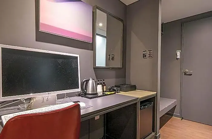 Brown-dot Hadan Hotel 2*