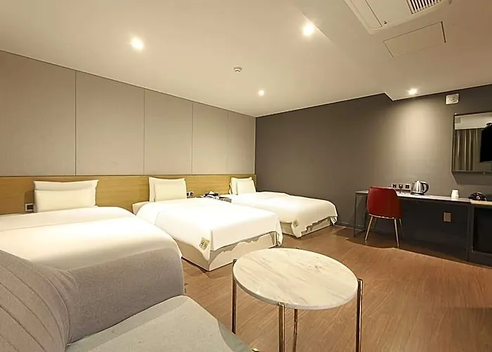 Brown-dot Hadan 2* Busan