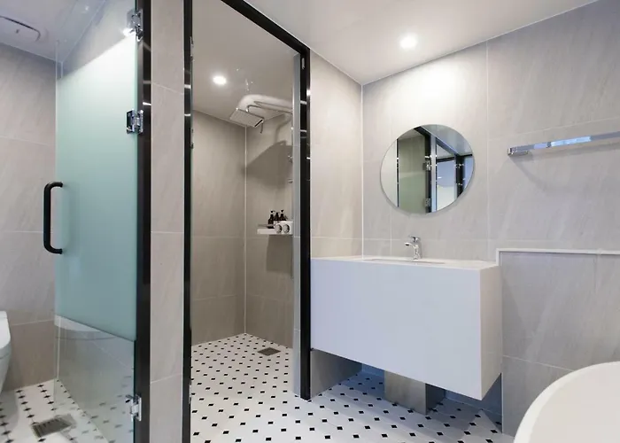 Brown-dot Hadan Hotel