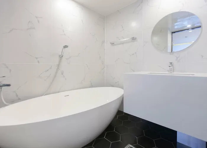 Brown-dot Hadan Hotel