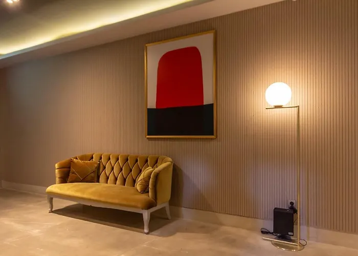 Brown-dot Hadan Hotel
